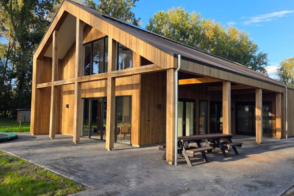 Houten gevelbekleding voor Zorgboerderij Mauritshof